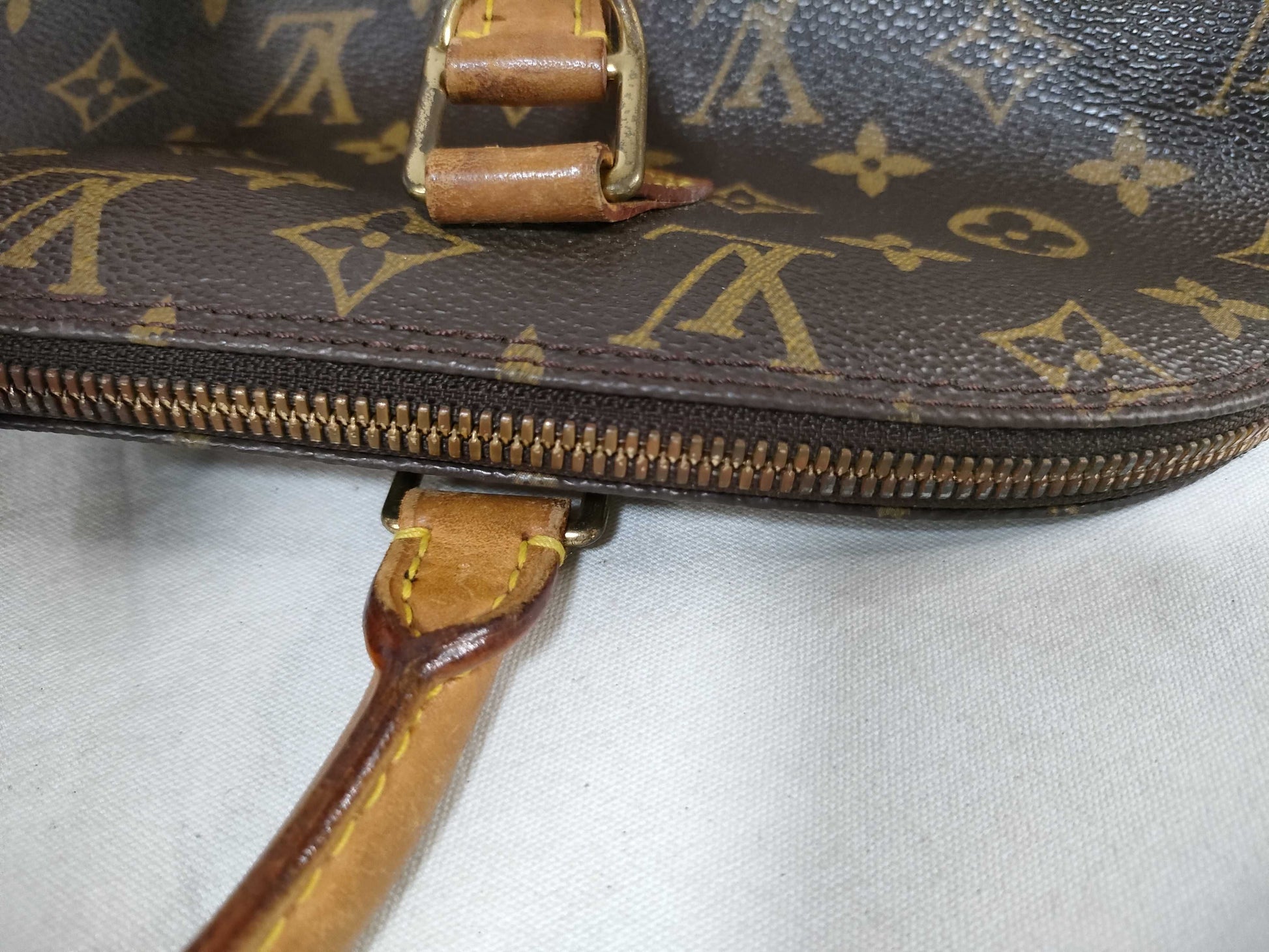 LOUIS VUITTON M51130 Monogram Old Alma 30 Handbag