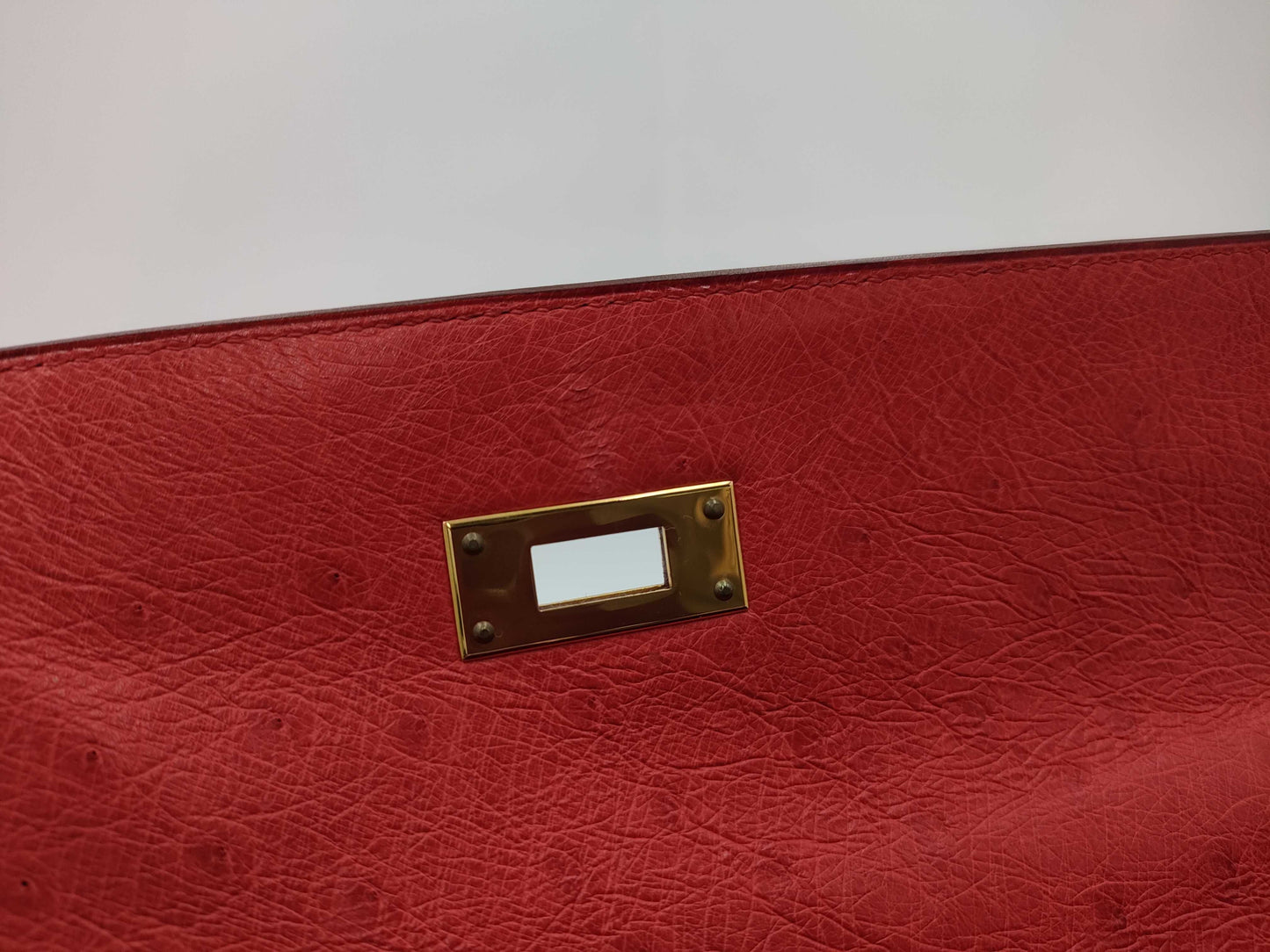 HERMES Kelly 32 Ostrich Handbag in Pink with Gold Hardware