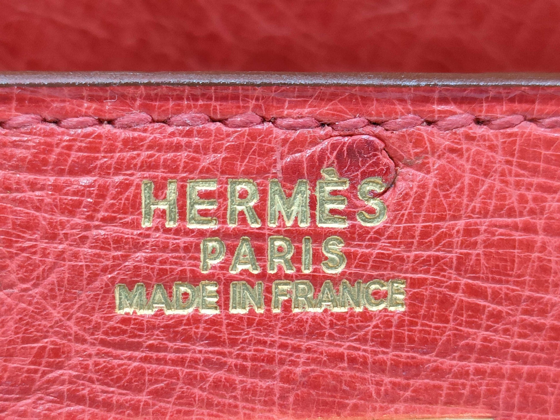 HERMES Kelly 32 Ostrich Handbag in Pink with Gold Hardware