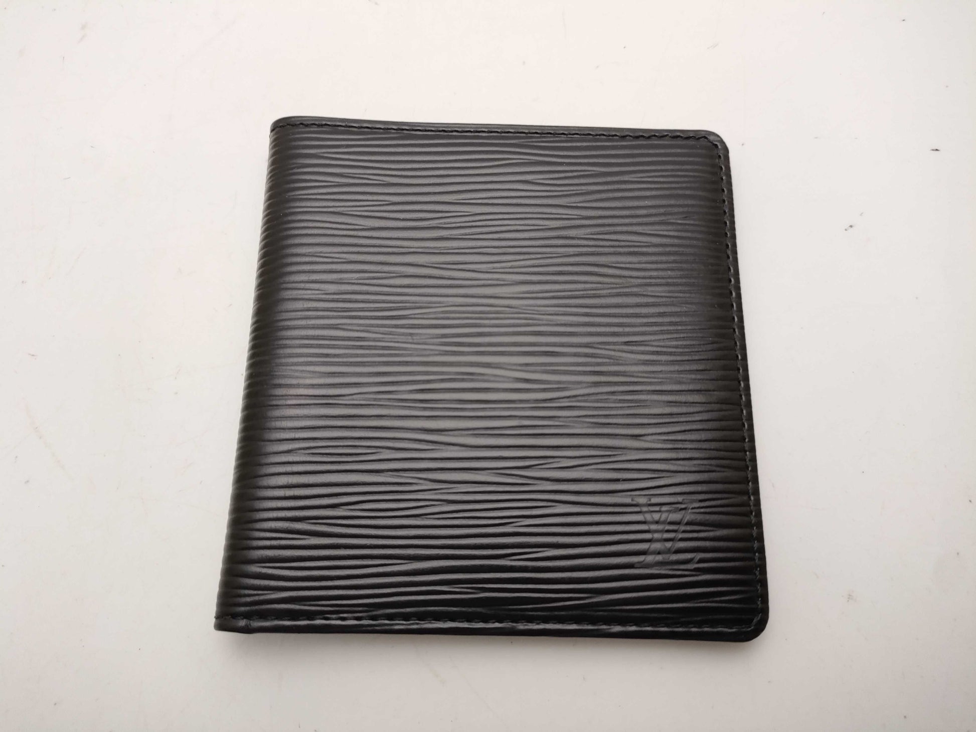 LOUIS VUITTON Epi Bifold Wallet