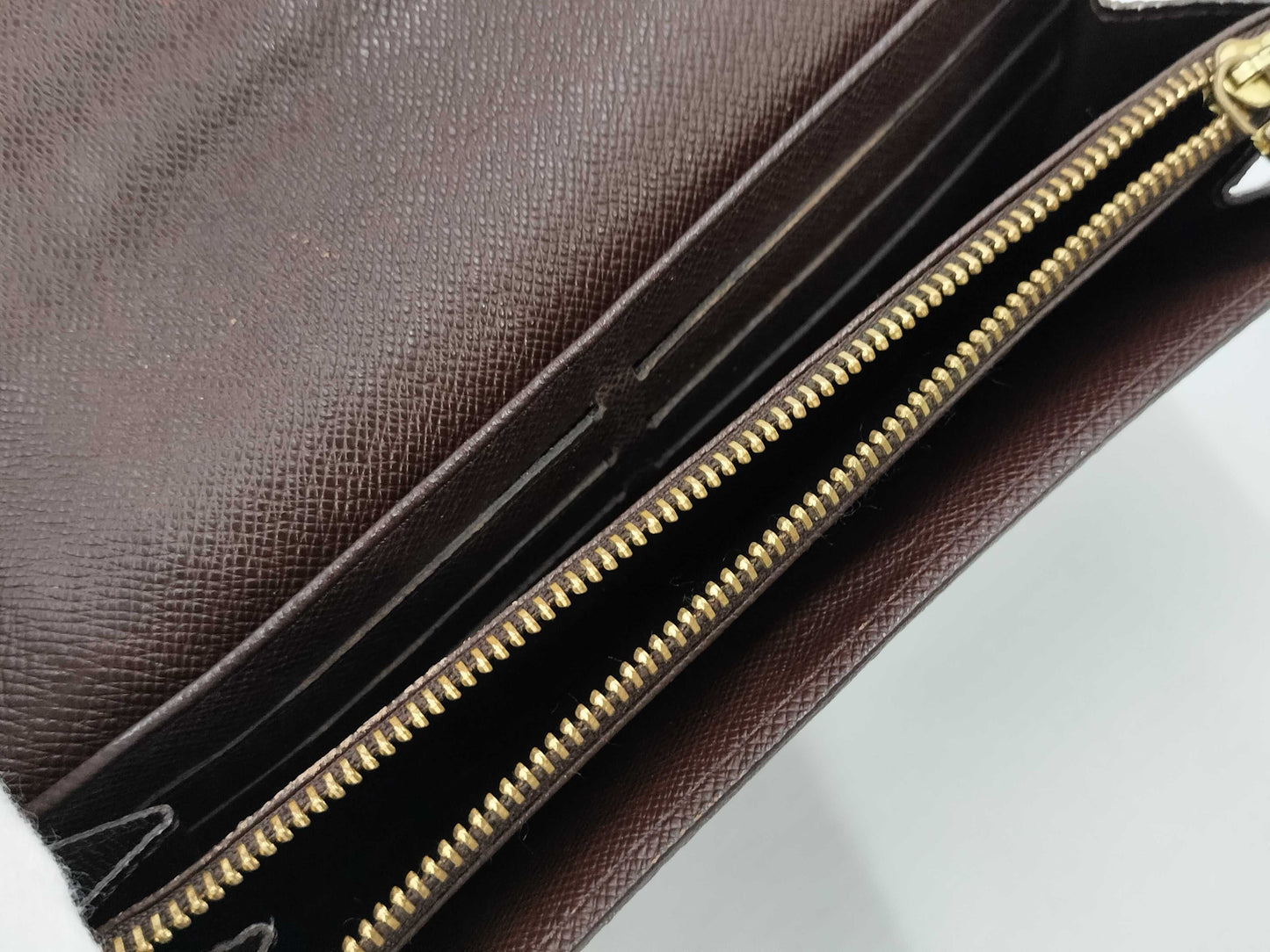 LOUIS VUITTON Damier Sarah Wallet