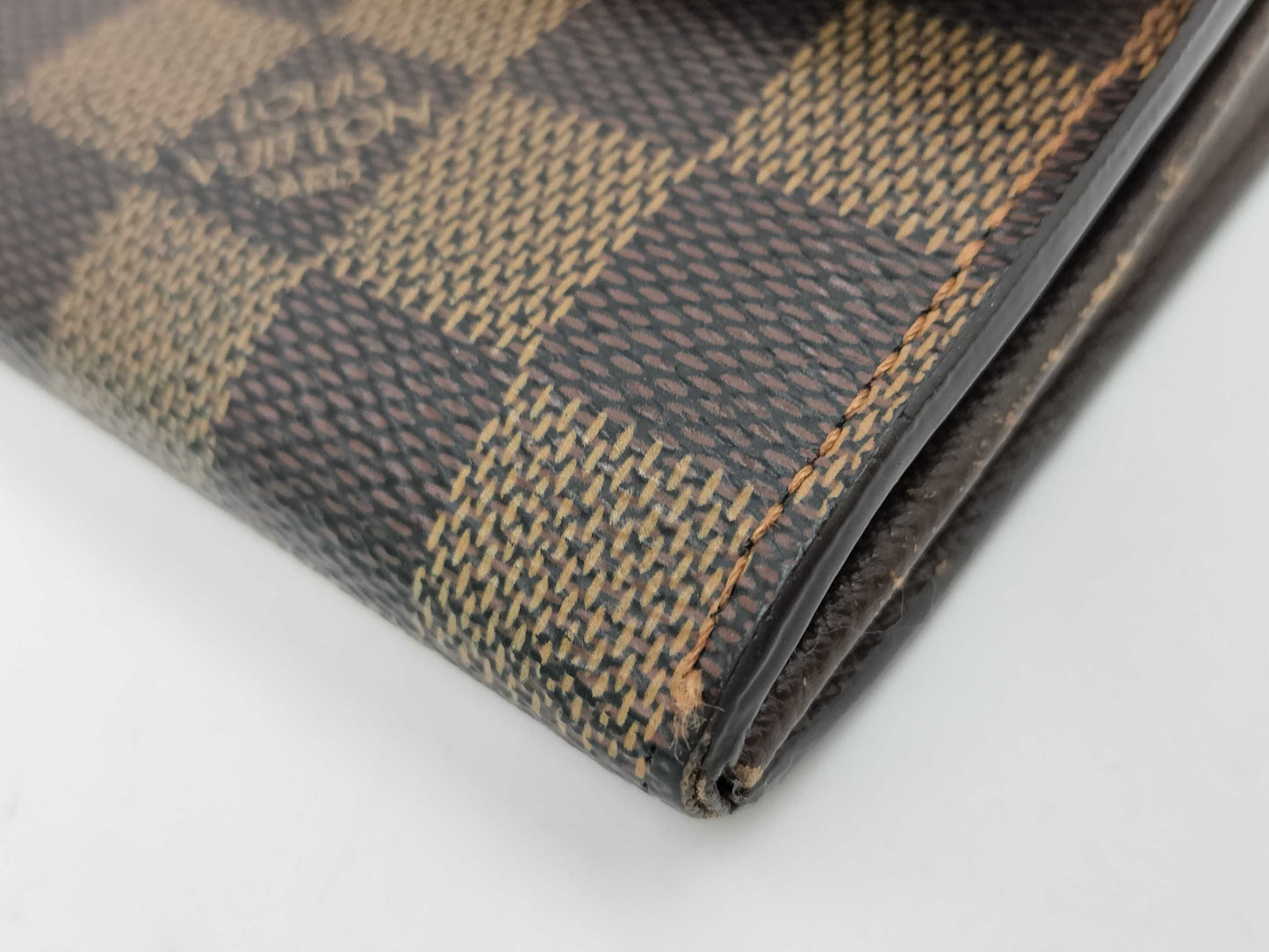LOUIS VUITTON Damier Sarah Wallet