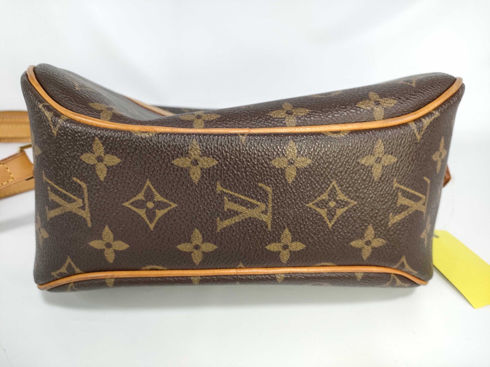 LOUIS VUITTON [Model Number] M51221 Monogram Blois Shoulder Bag