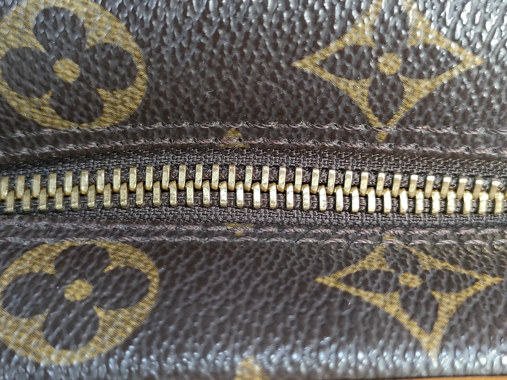 LOUIS VUITTON [Model Number] M51221 Monogram Blois Shoulder Bag