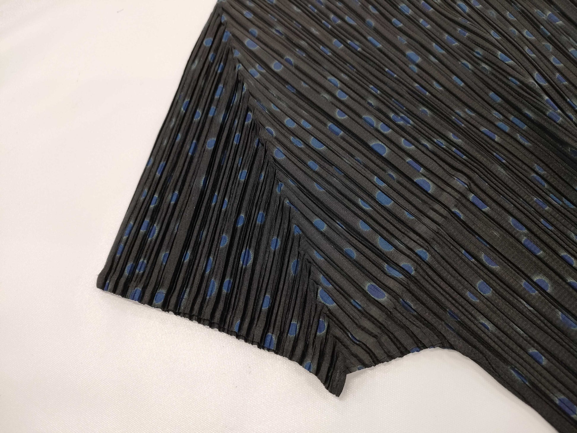 ISSEY MIYAKE Pleats Please Tops Tops
