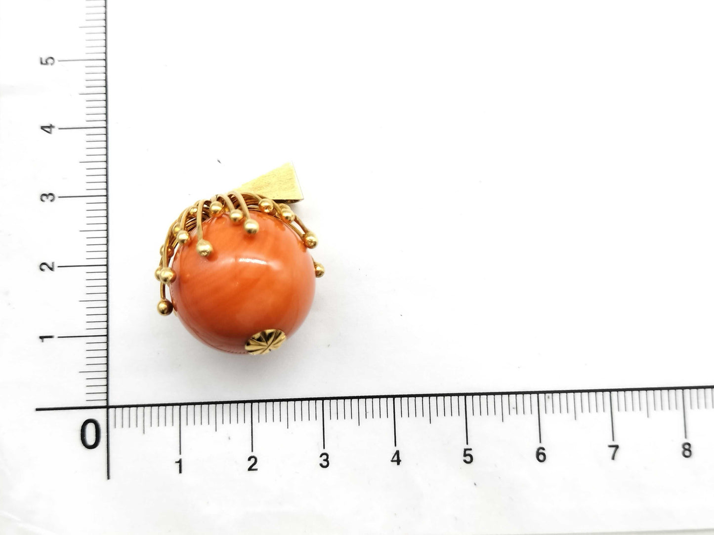 Coral pendant top 18.7mm diameter, 14.9g, 18K gold
