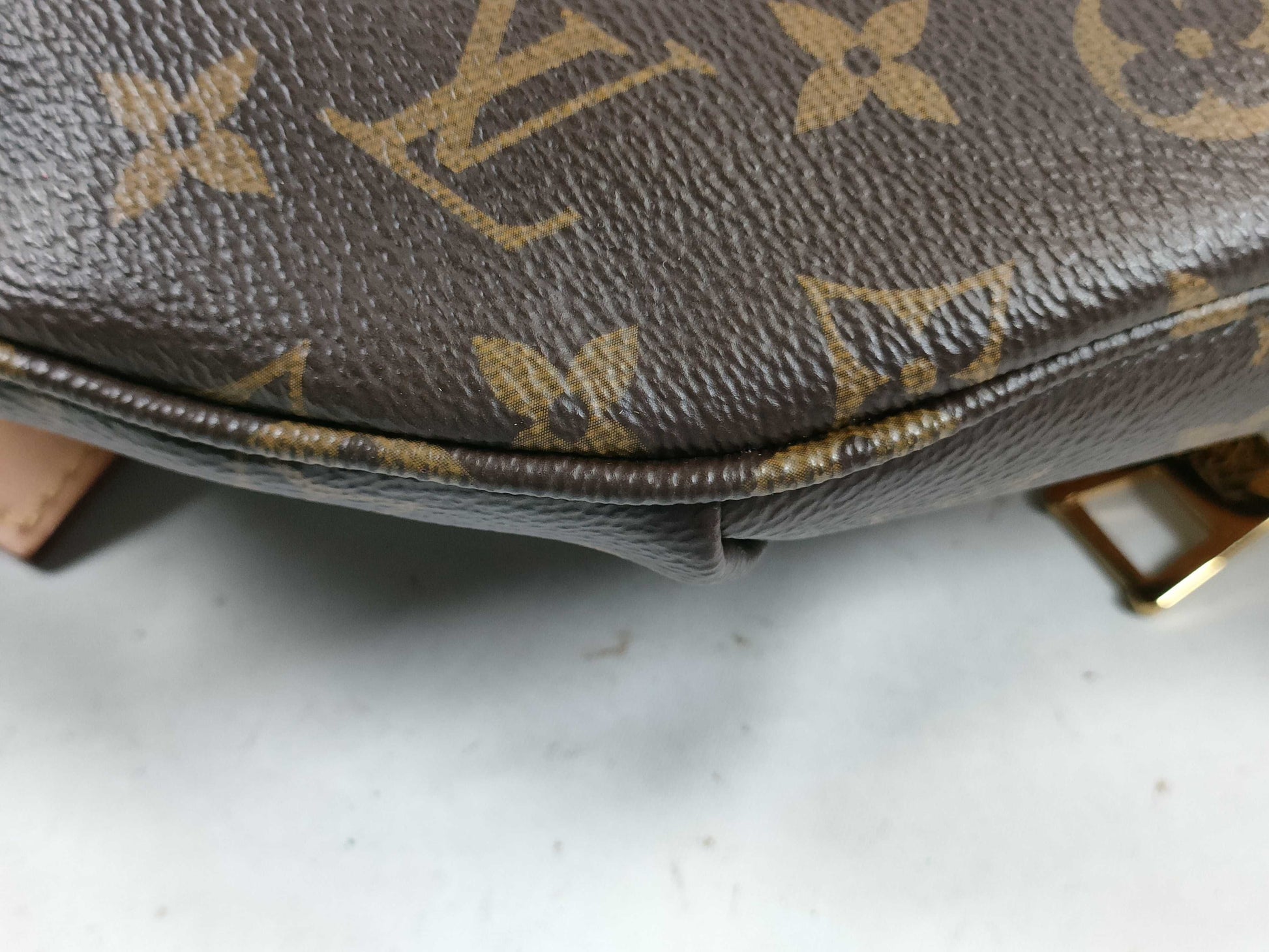 LOUIS VUITTON Monogram High Rise M46784 RFID Waist Bag