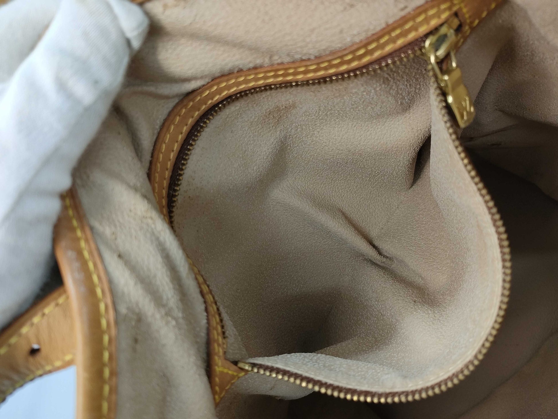 LOUIS VUITTON Monogram Bucket GM Tote Bag with Pouch
