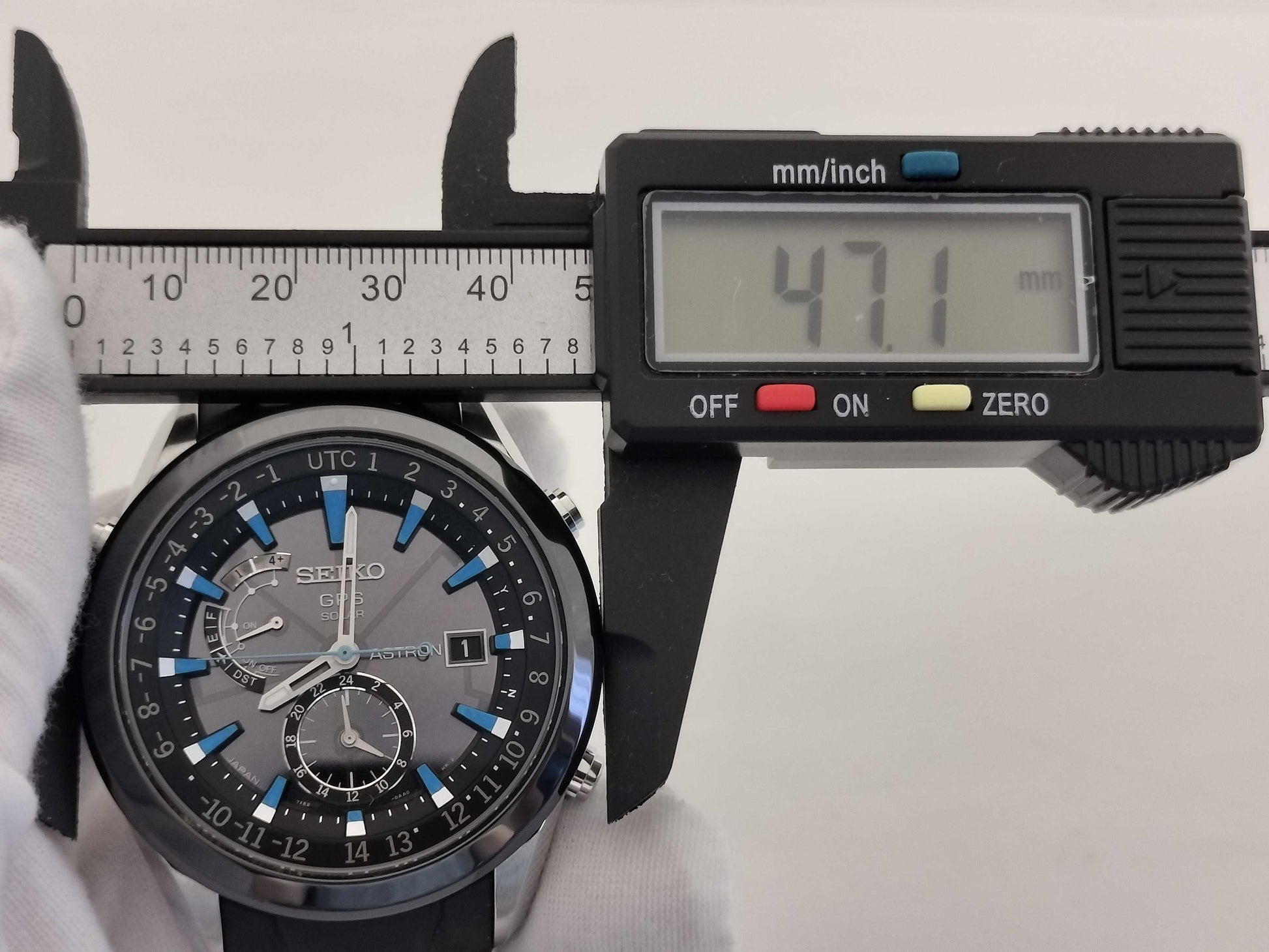 SEIKO 7X52-0AB0 4N0090 Solar Men's Watch