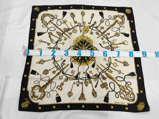 HERMES Carre Carre 90 Scarf without tag