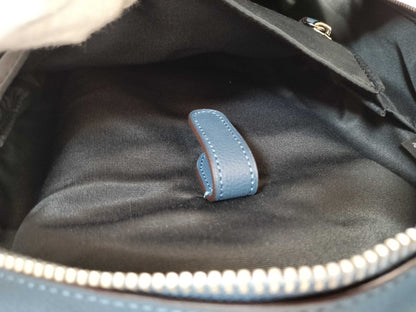 COACH F54135 Shoulder bag with tag