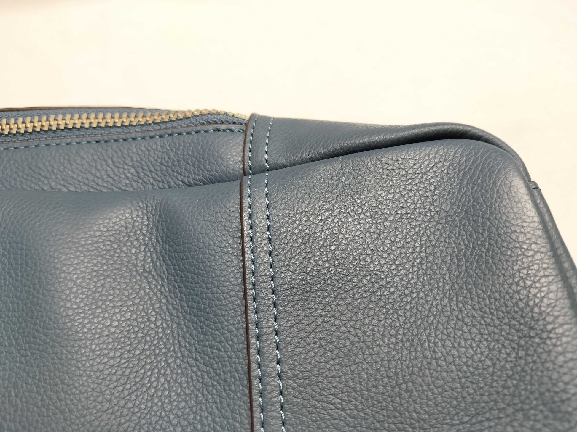 COACH F54135 Shoulder bag with tag