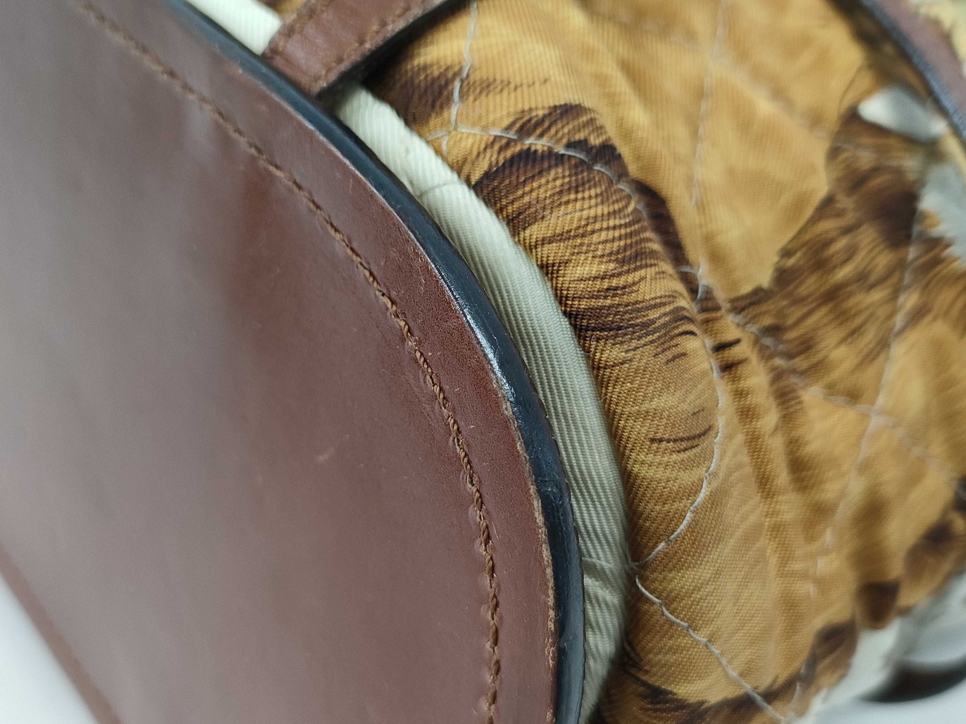 Salvatore Ferragamo Animal Tote AU-21 Shoulder Bag