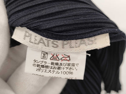 ISSEY MIYAKE Pleats Please Sleeveless Top