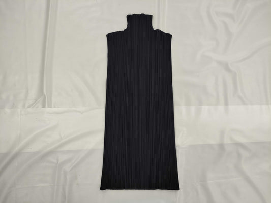 ISSEY MIYAKE Pleats Please Sleeveless Top