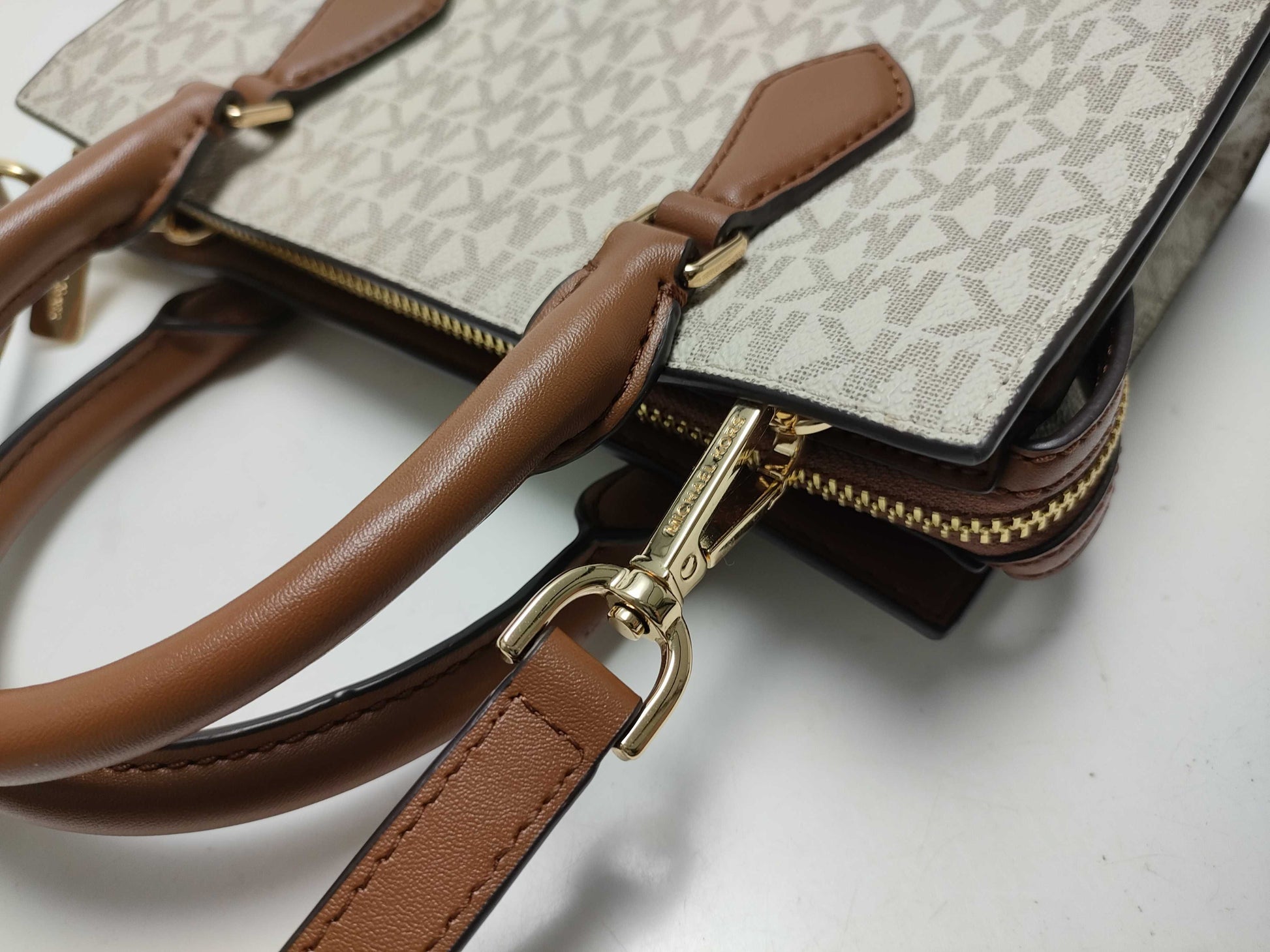 Michael Kors 2-way handbag