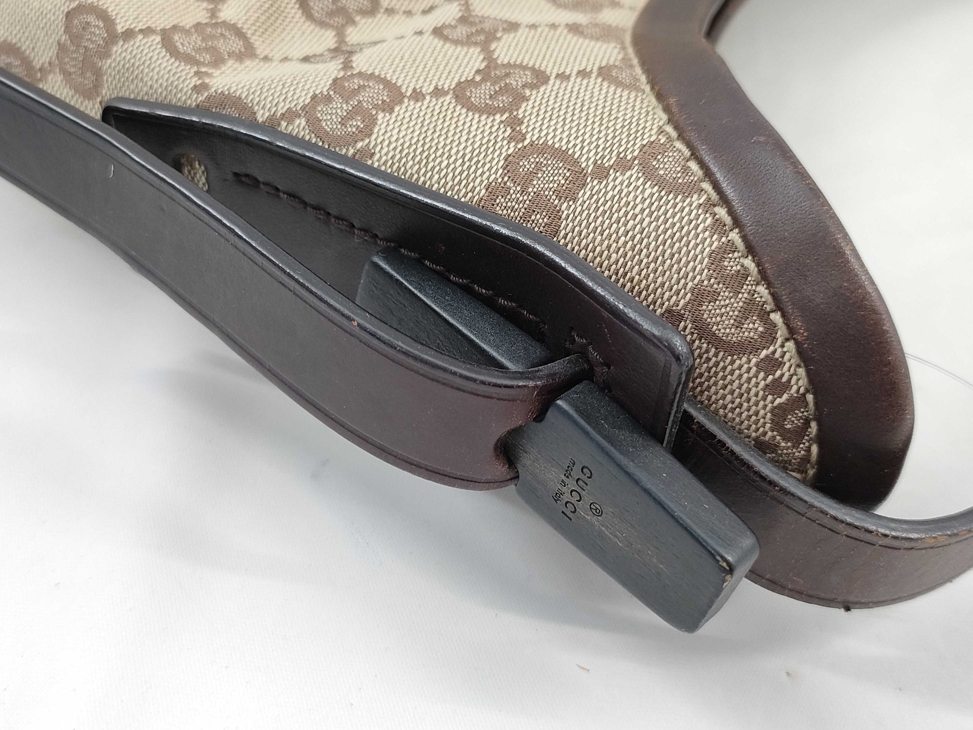 GUCCI GG Canvas One-Shoulder Bag 106242