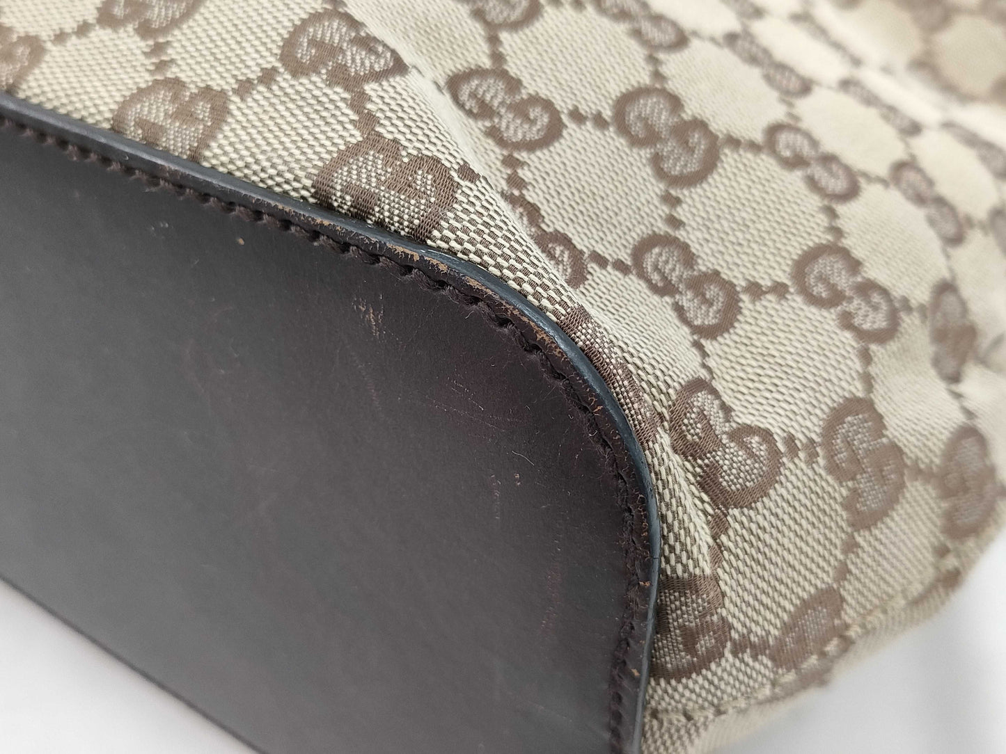 GUCCI GG Canvas One-Shoulder Bag 106242