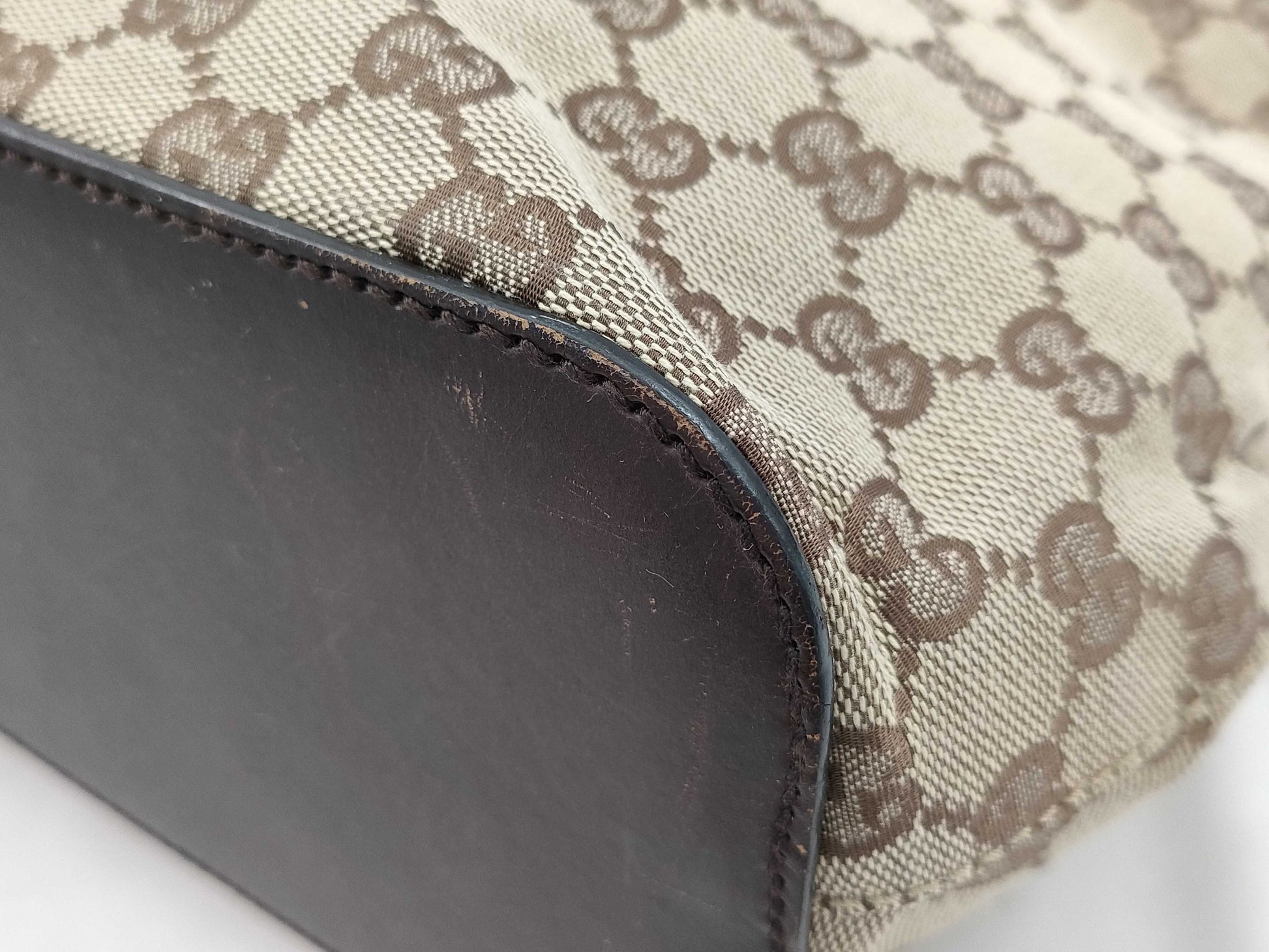 GUCCI GG Canvas One-Shoulder Bag 106242