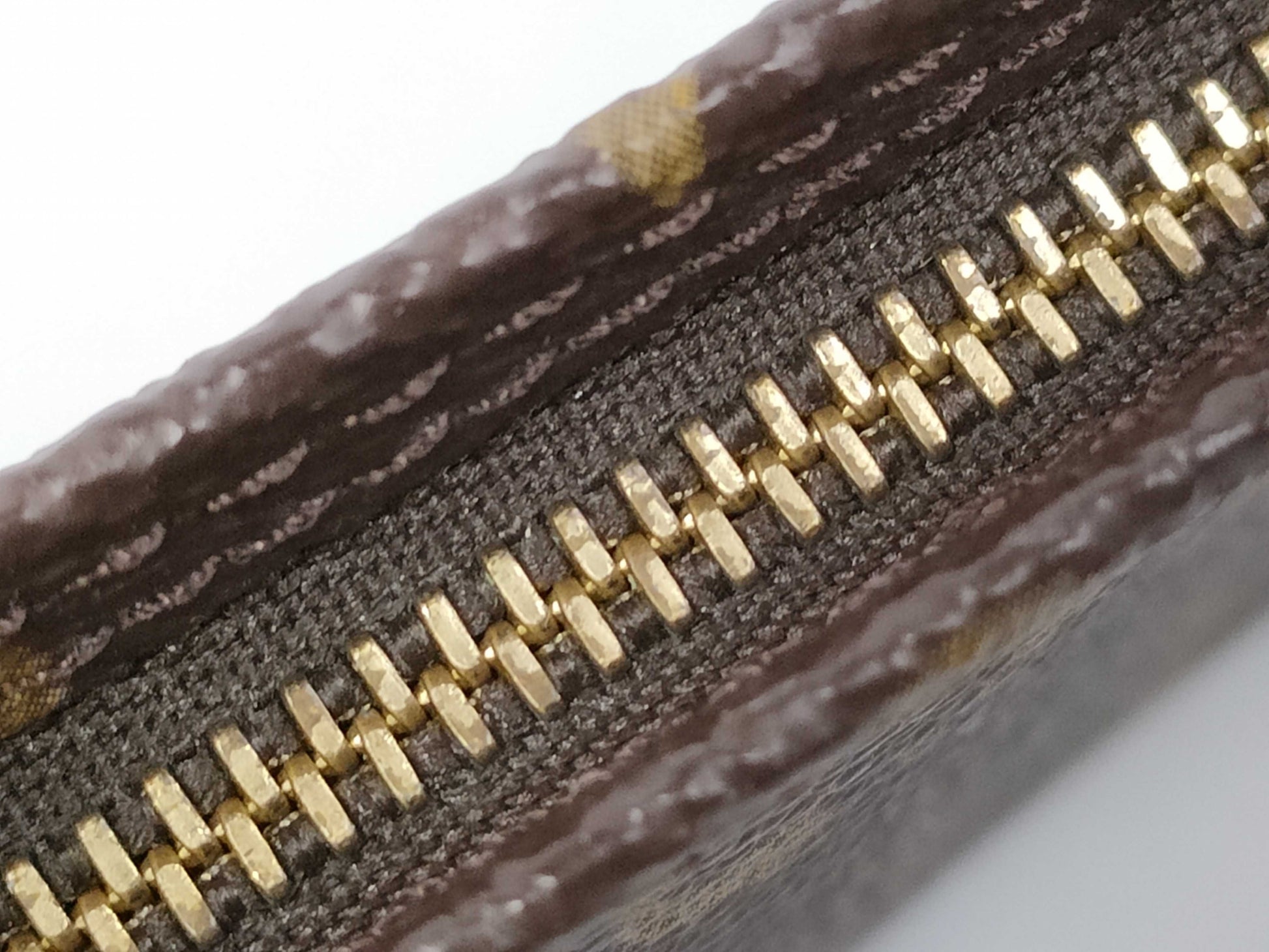 LOUIS VUITTON RFID verification failed. Monogram bucket pouch only.