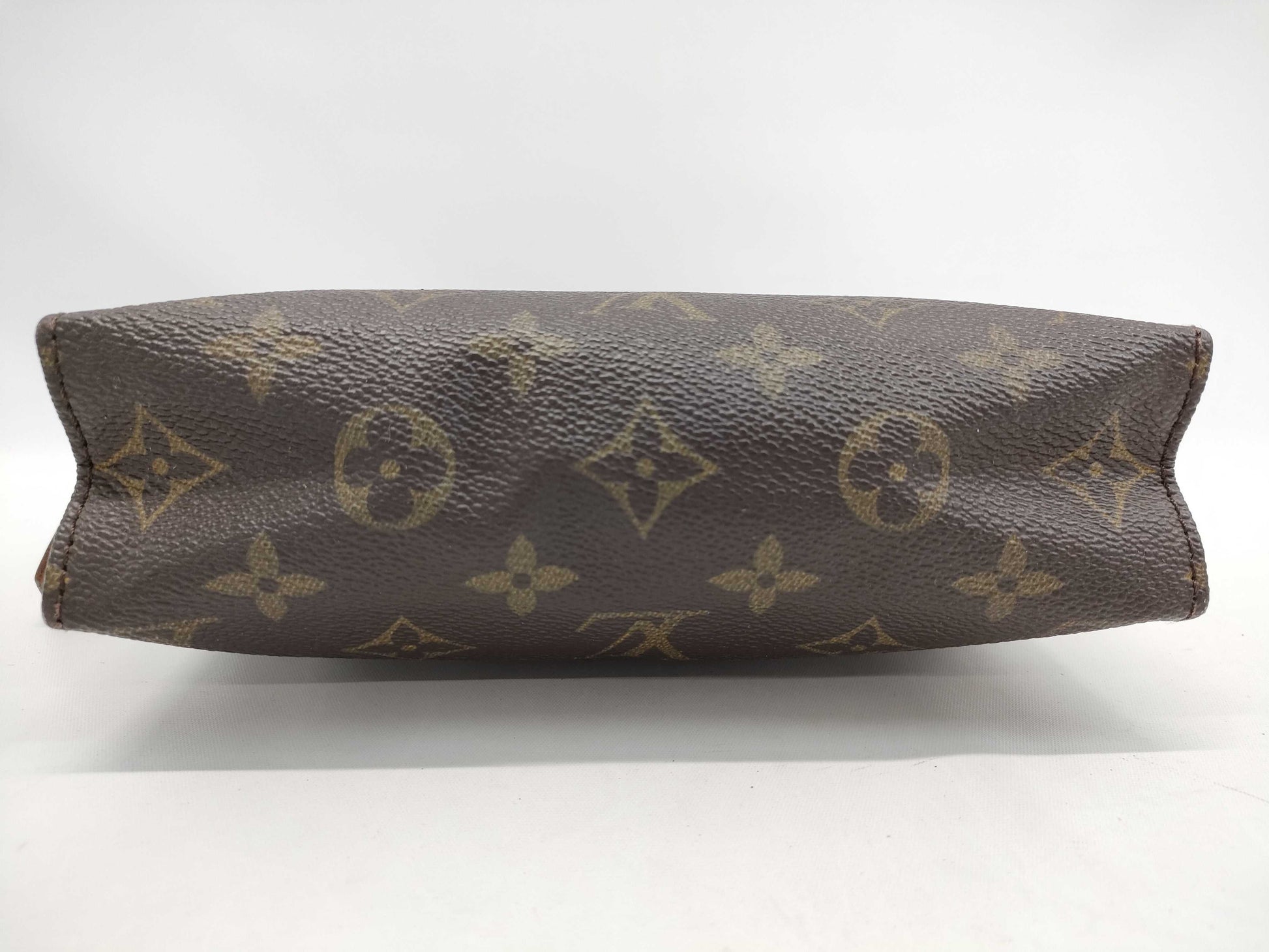 LOUIS VUITTON Monogram M47544 Poche Toilette 19 Pouch