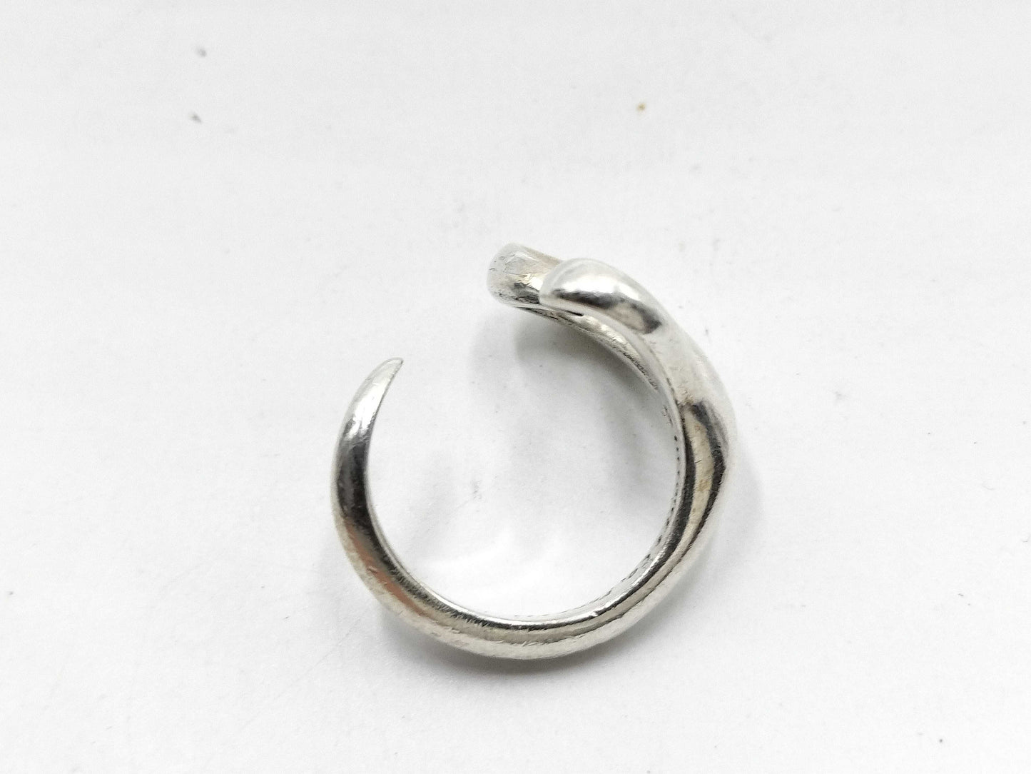Tiffany & Co. Peretti Open Heart Ring, 6.3g
