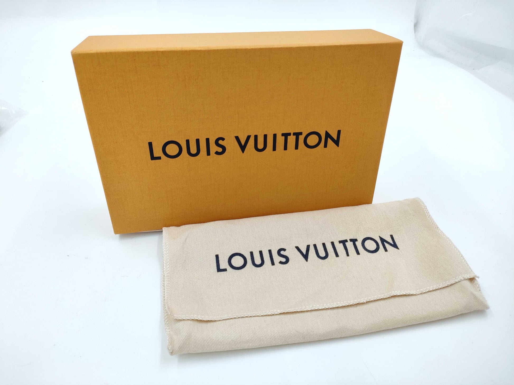 LOUIS VUITTON Epi Wallet Louis Vuitton Epi Portefeuille Twist Flower Wallet