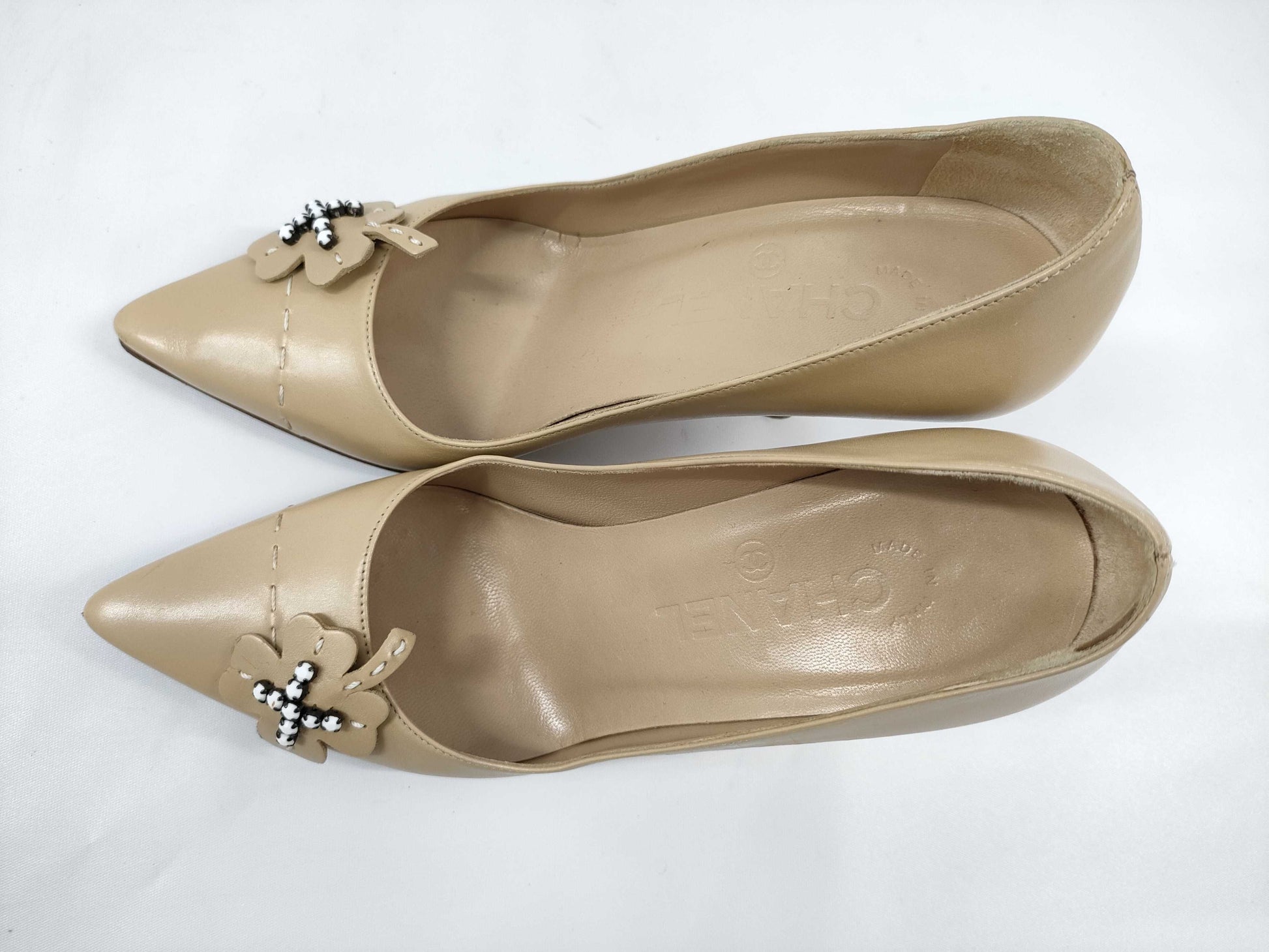 CHANEL Clover Design Leather Pumps