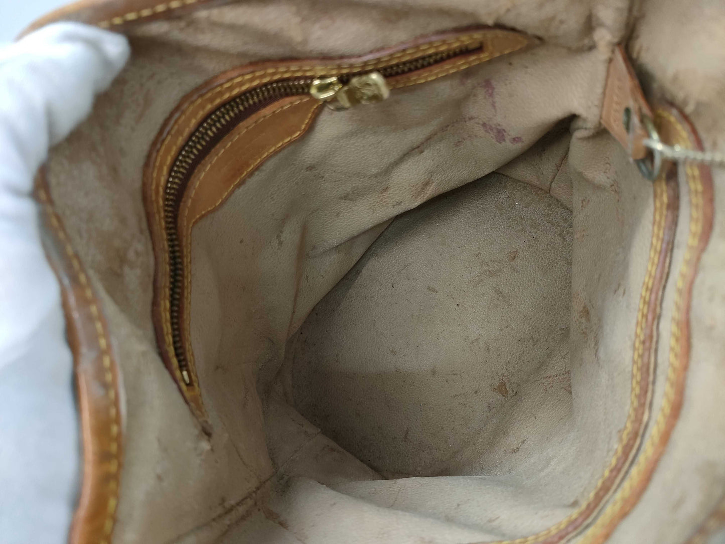 LOUIS VUITTON Monogram Petit Bucket Tote Bag with Pouch