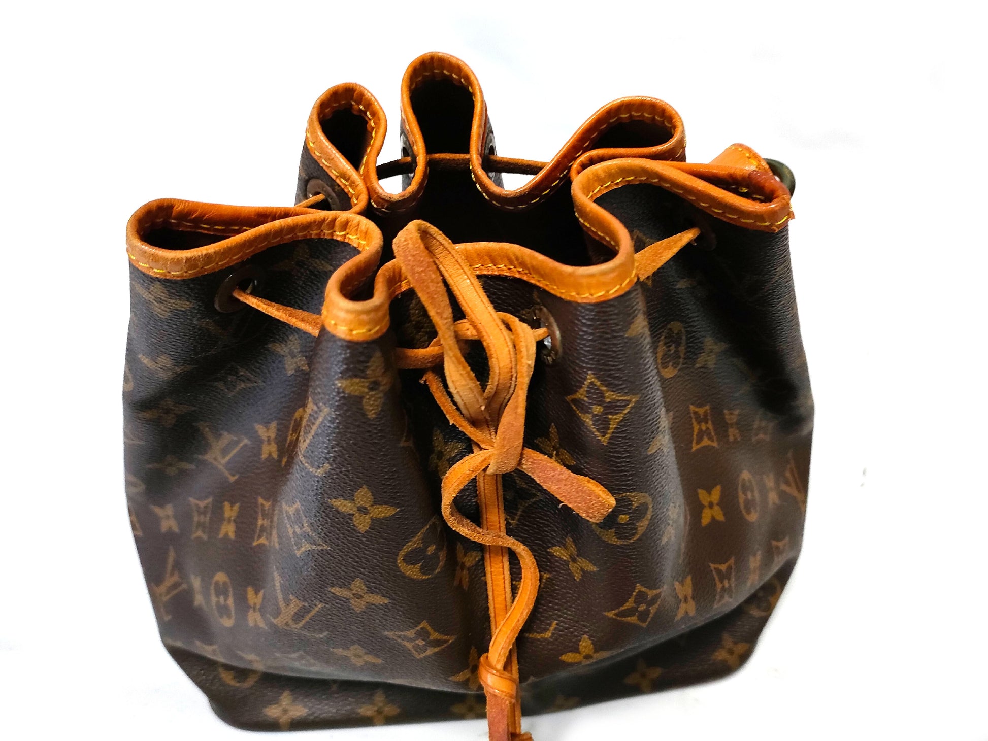 LOUIS VUITTON AP8904 Monogram Petit Noe Shoulder Bag