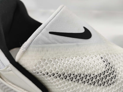 Nike CW5883-101 Go FlyEase Sneakers