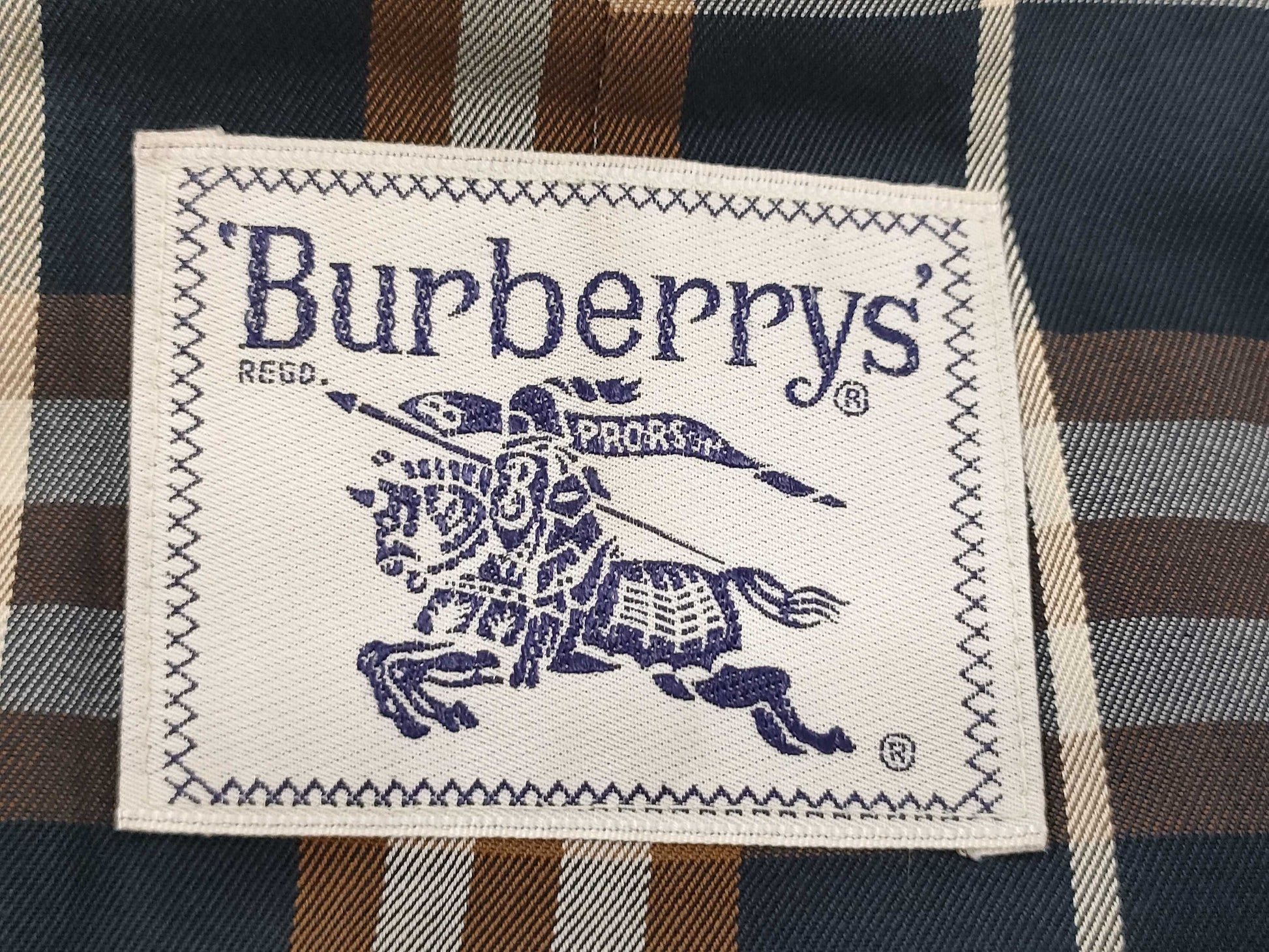 BURBERRY Nova Check Coat Coat
