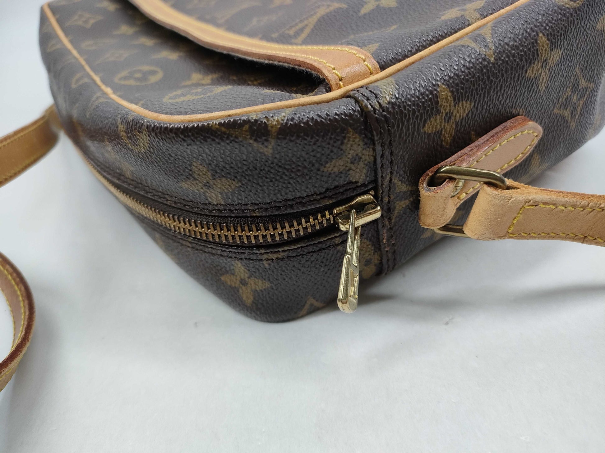 LOUIS VUITTON Monogram M51274 Trocadero 30 Shoulder Bag with Sticky Interior Pocket