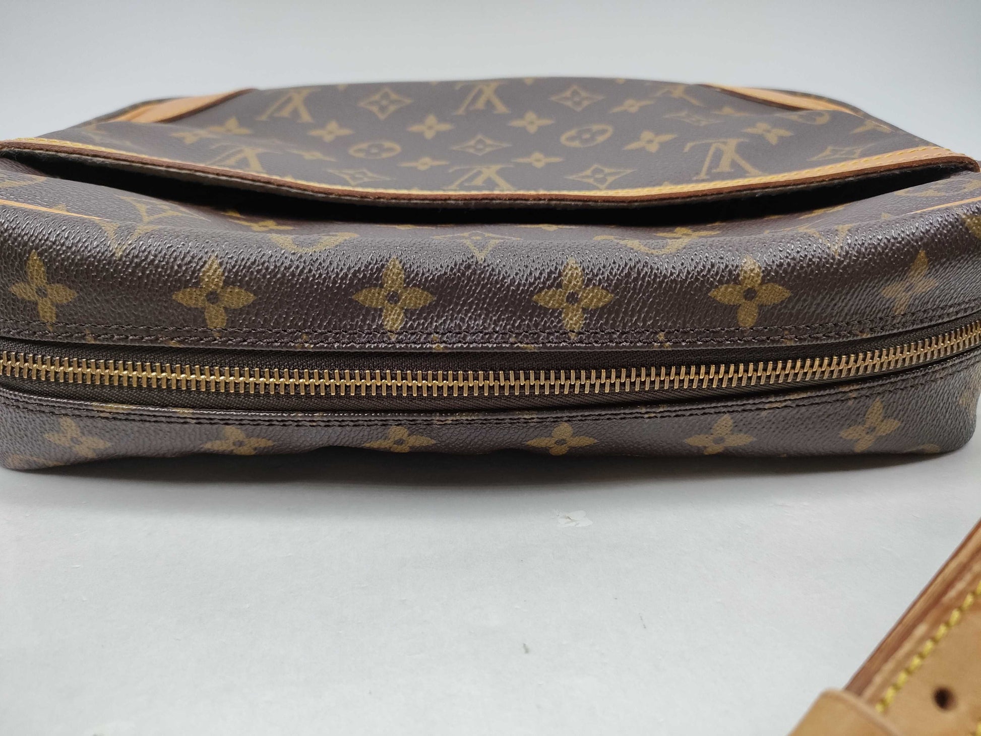 LOUIS VUITTON Monogram M51274 Trocadero 30 Shoulder Bag with Sticky Interior Pocket