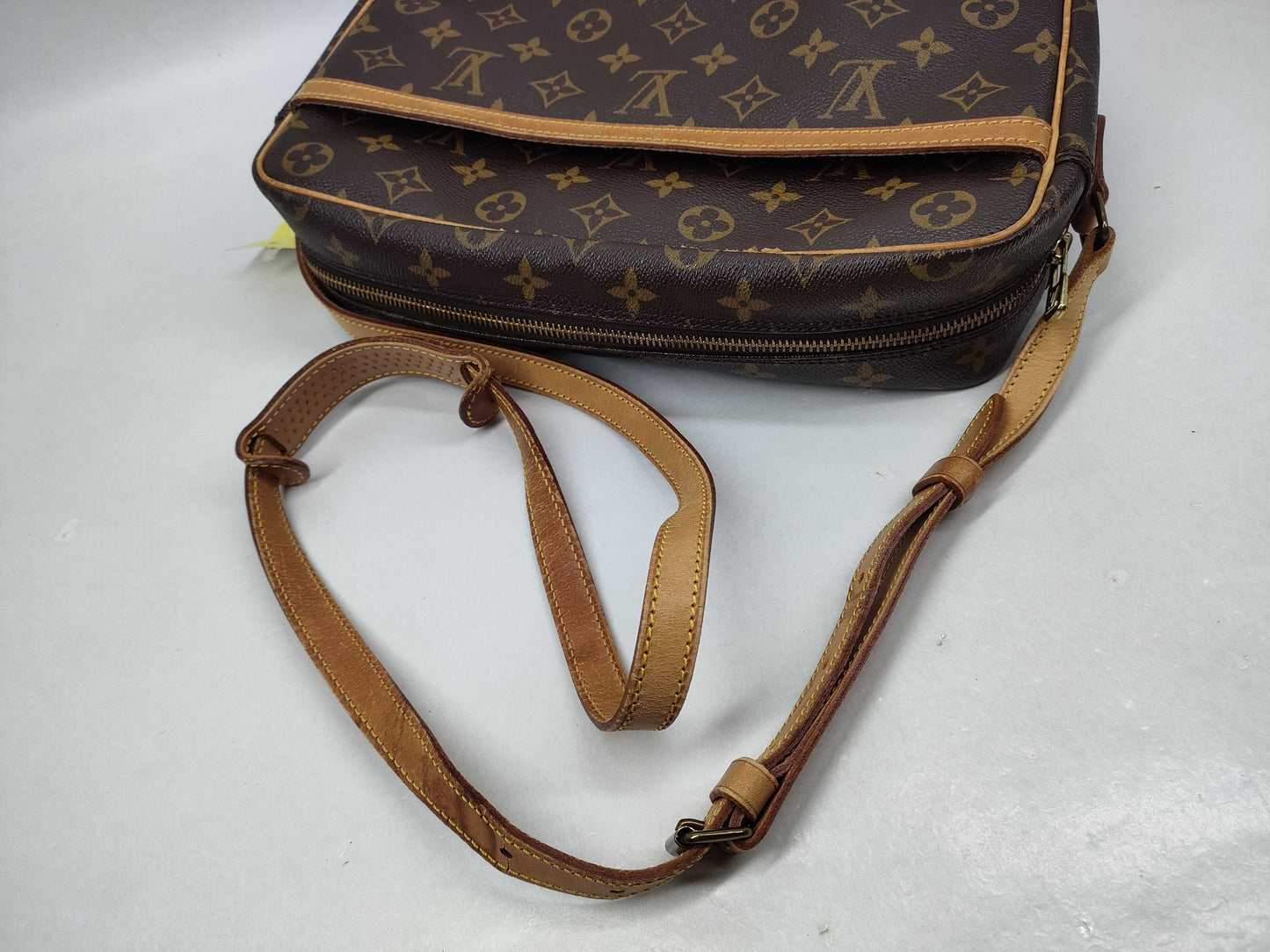 LOUIS VUITTON Monogram M51274 Trocadero 30 Shoulder Bag with Sticky Interior Pocket