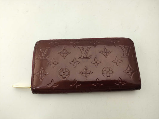 LOUIS VUITTON Vernis Zippy Wallet