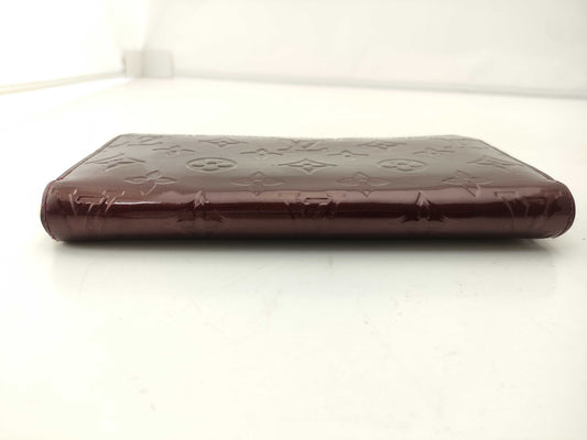LOUIS VUITTON Vernis Zippy Wallet