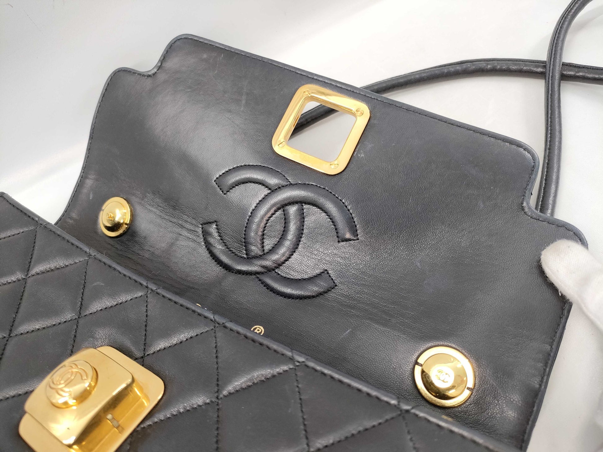 CHANEL Lambskin Matelasse Crossbody Shoulder Bag