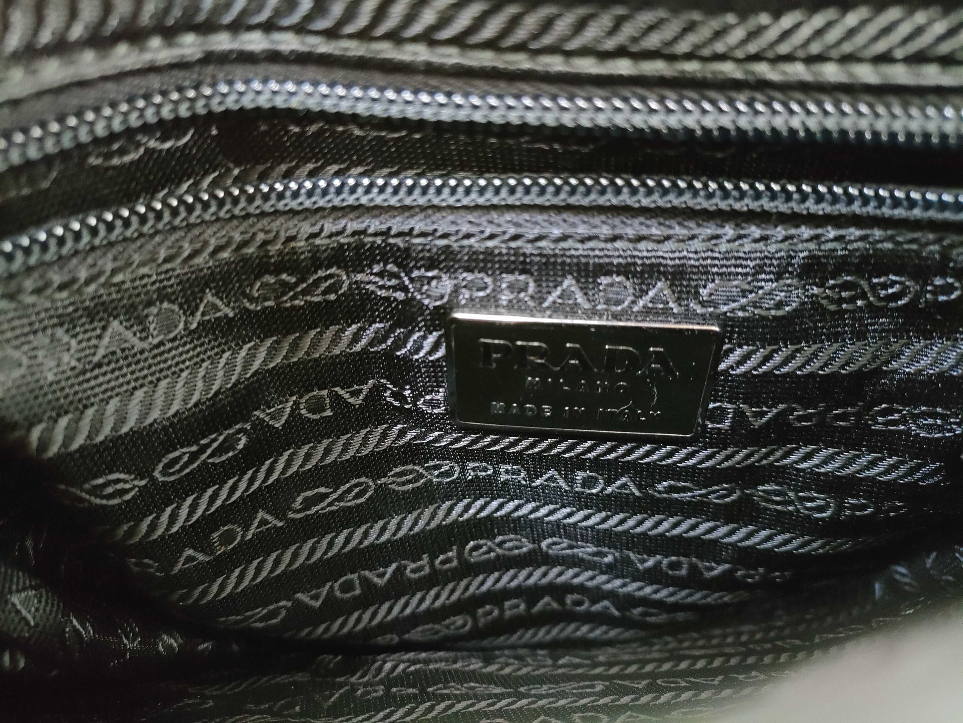 PRADA Crocodile/Clasp/Hand/Vintage Handbag