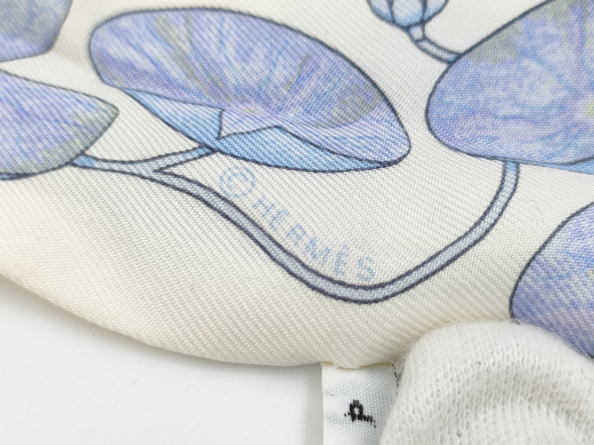 HERMES Twilly Lotus Flower Scarf
