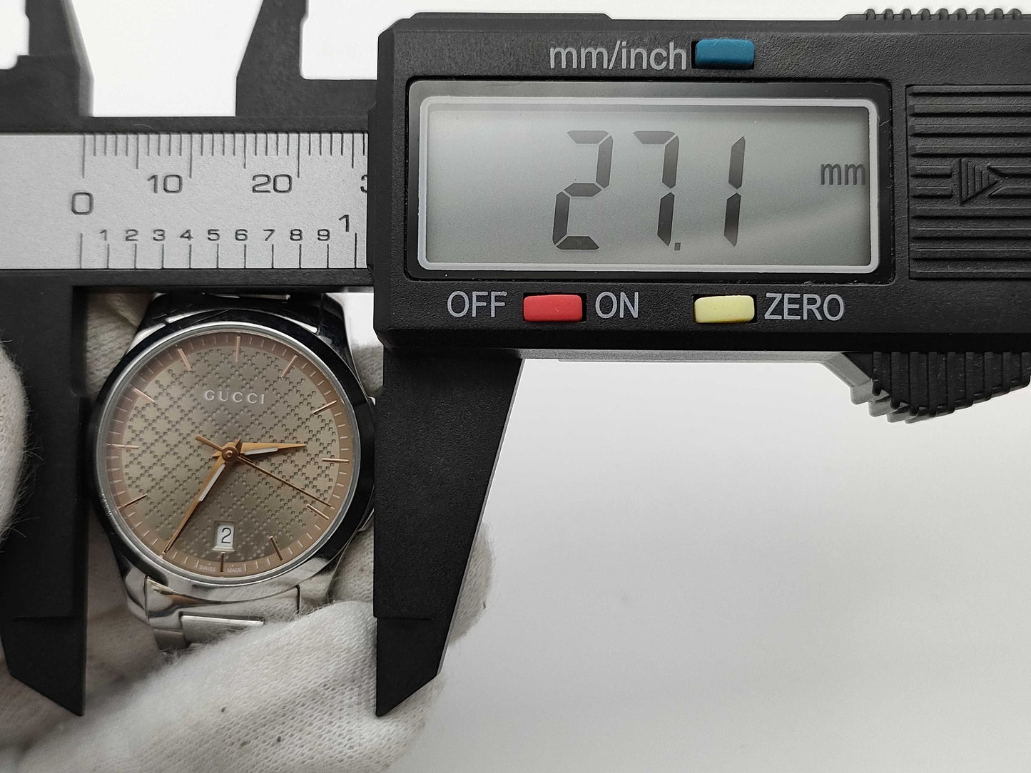 GUCCI 126.5/Box and links included Women's watch