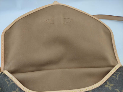 LOUIS VUITTON MB2153 Monogram M42256 Saumur 30 Shoulder Bag
