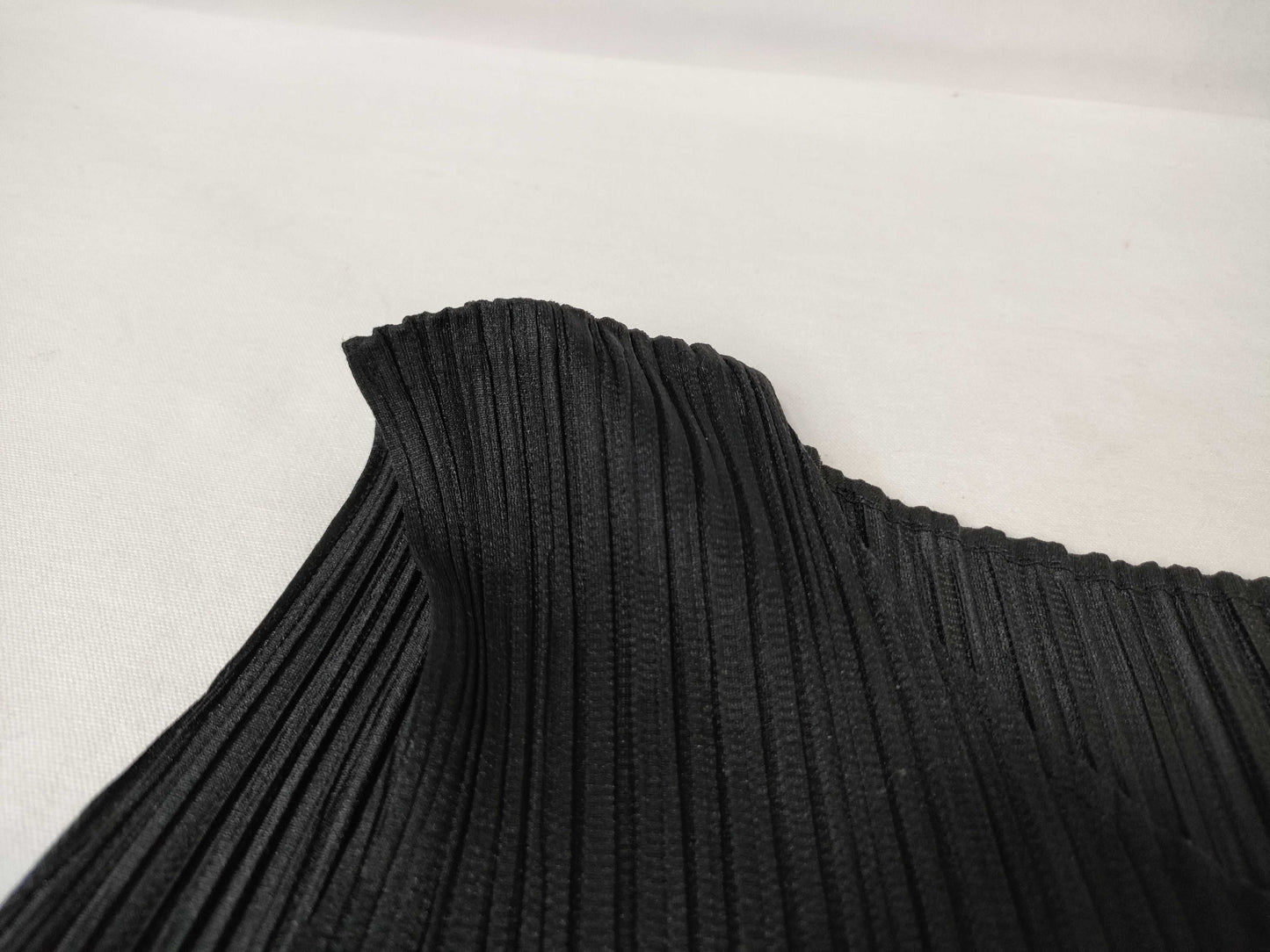 ISSEY MIYAKE Pleats Please Top Black Top