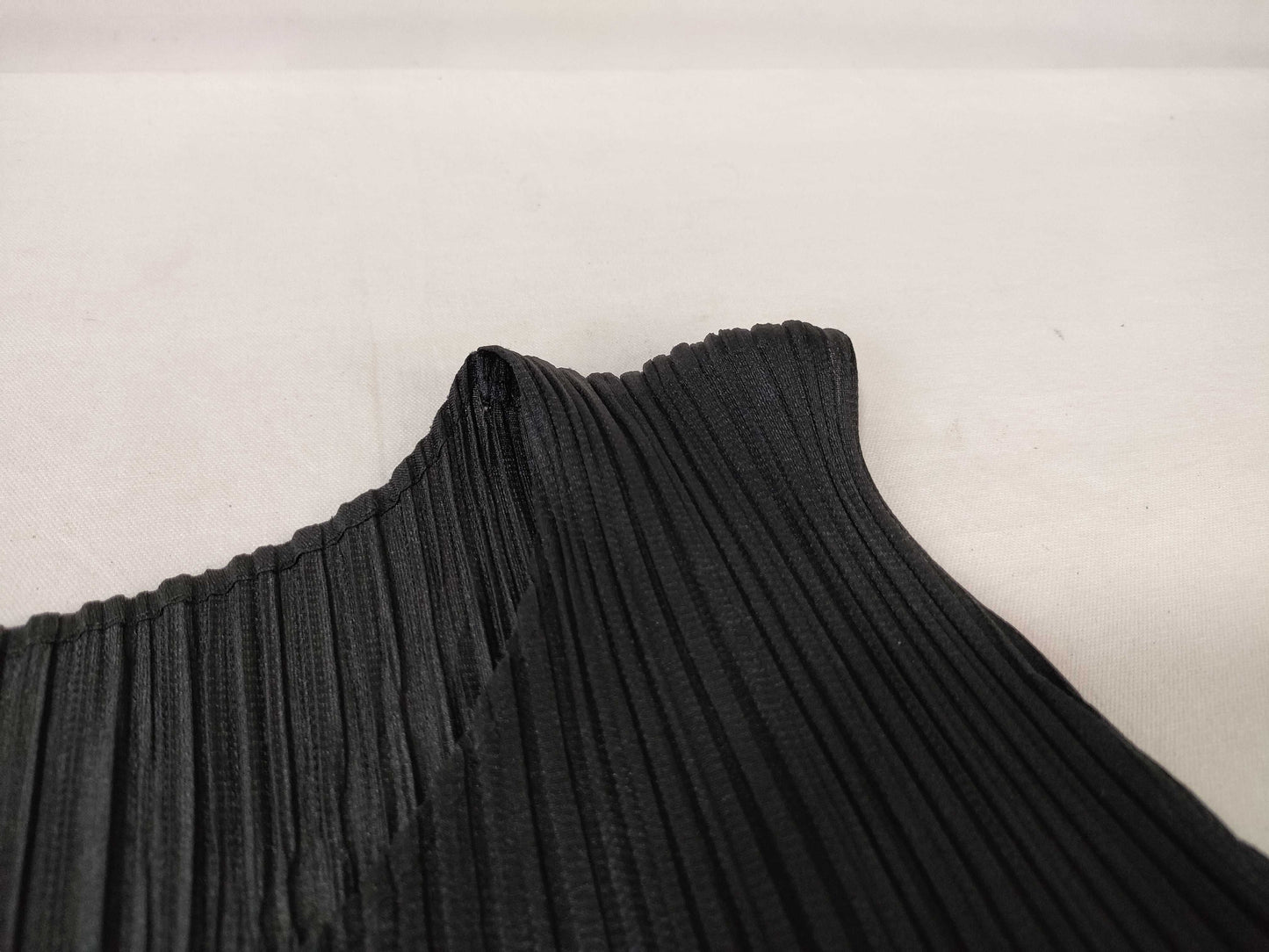ISSEY MIYAKE Pleats Please Top Black Top