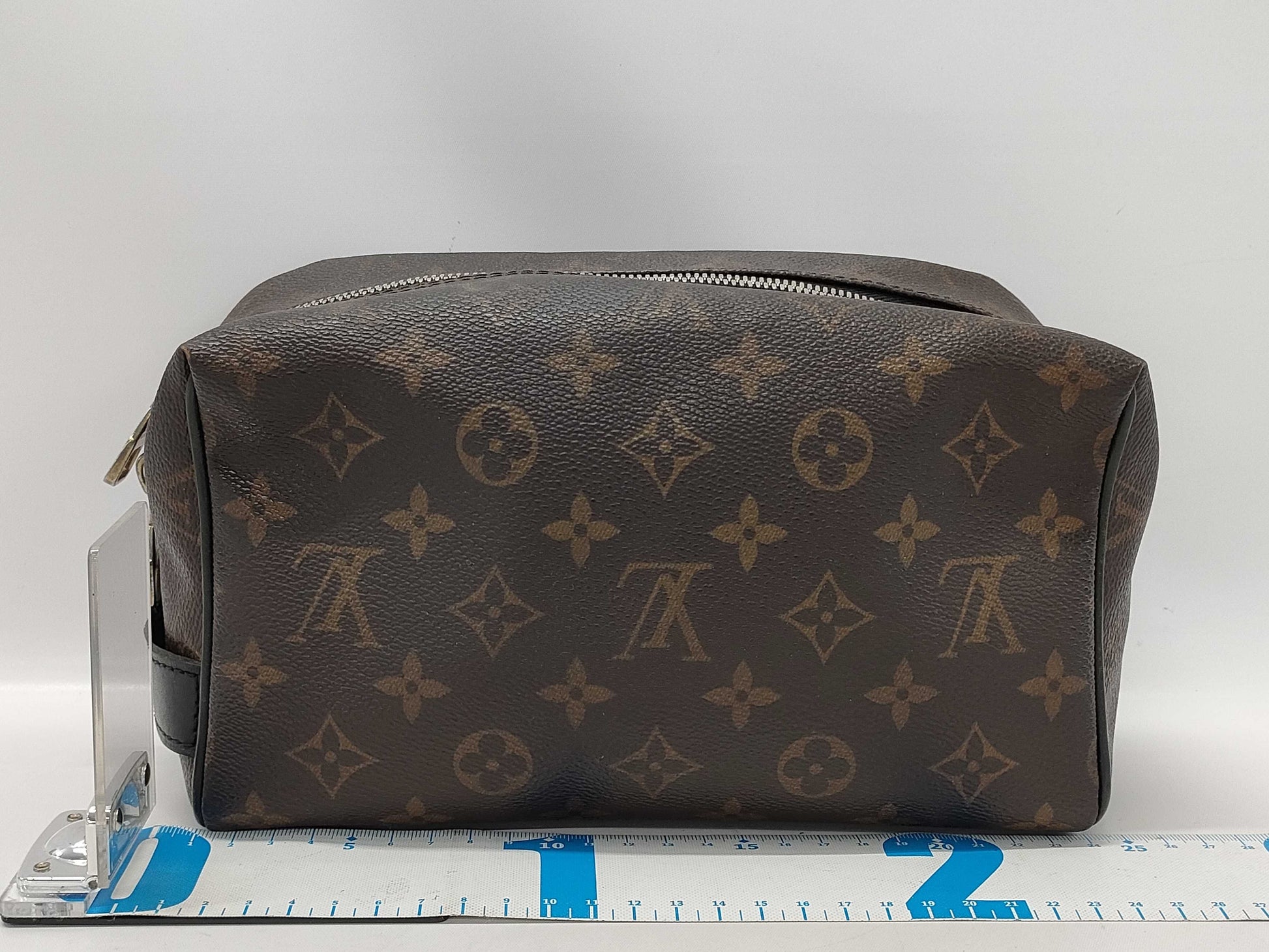 LOUIS VUITTON Monogram Truest Wallet Macassar Pouch