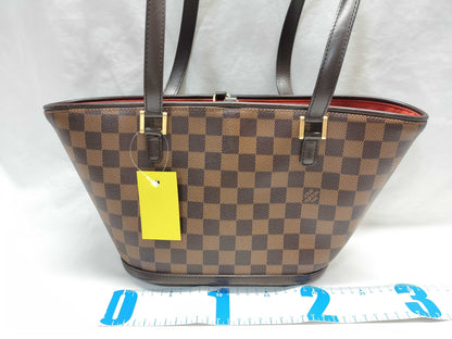 LOUIS VUITTON N51121 Damier Manosque PM Handbag