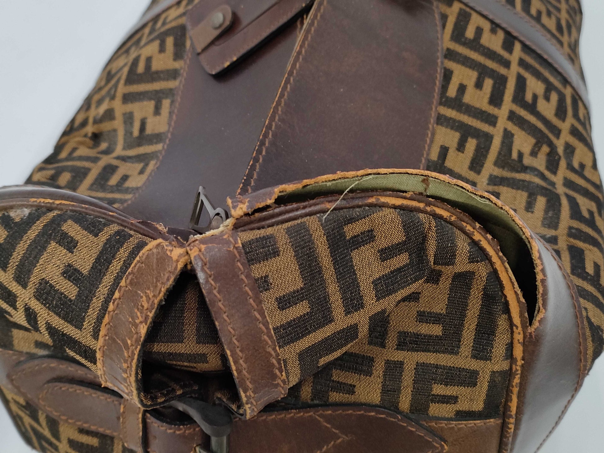 FENDI Zucca pattern old Zucca Boston bag/torn Boston bag