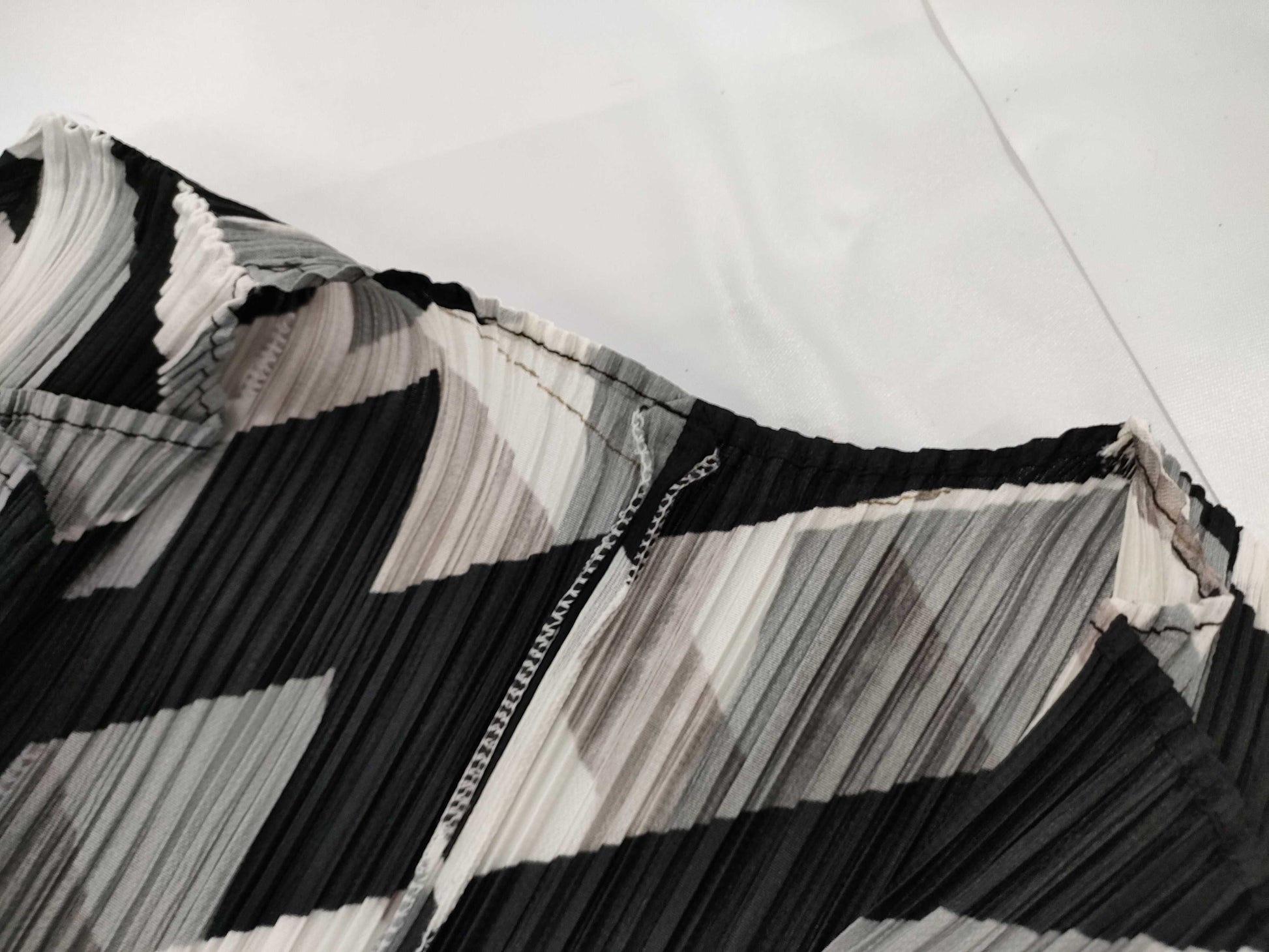 ISSEY MIYAKE Pleats Please Patterned Jacket