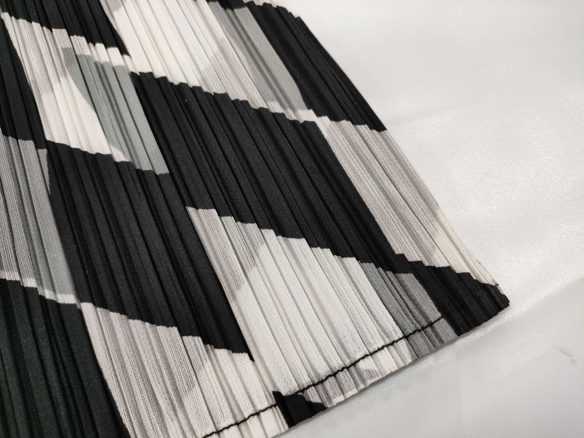 ISSEY MIYAKE Pleats Please Patterned Skirt