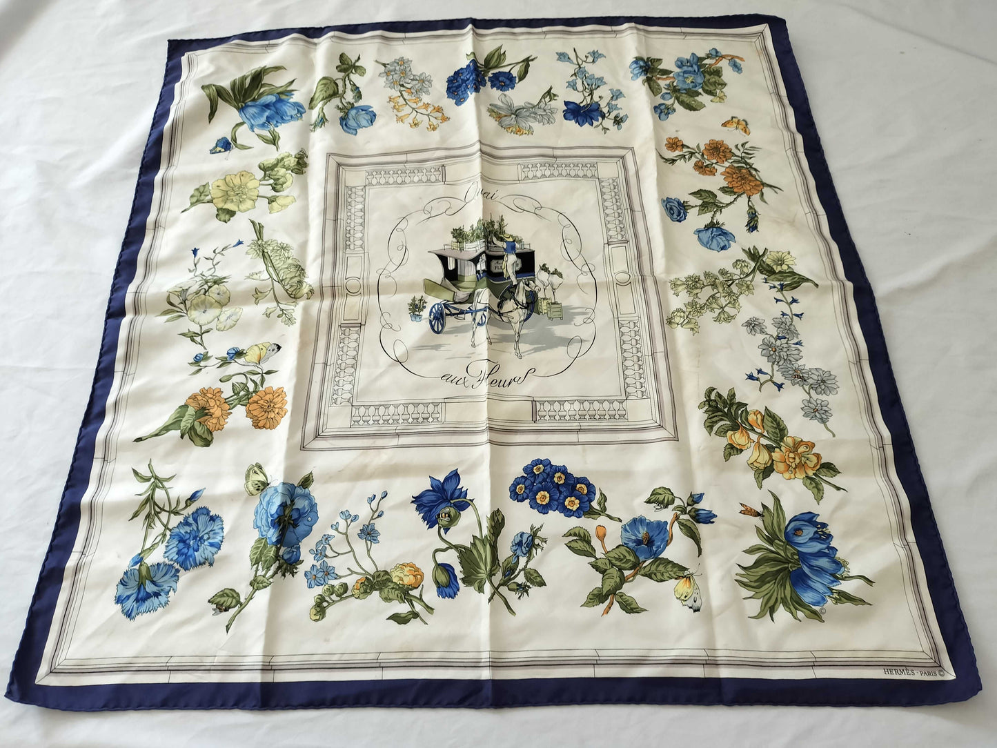 HERMES Carré Flowering Coastal Street Scarf